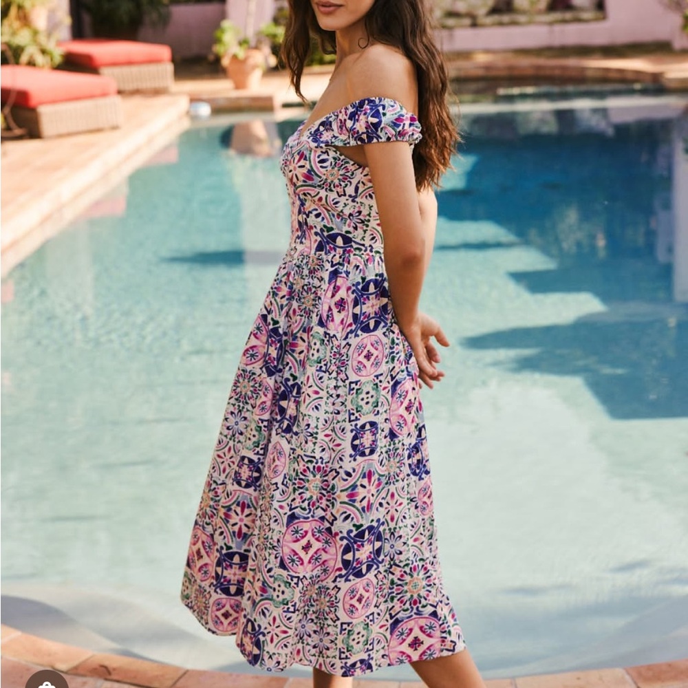 The Hermoza Valentina Midi Dress
